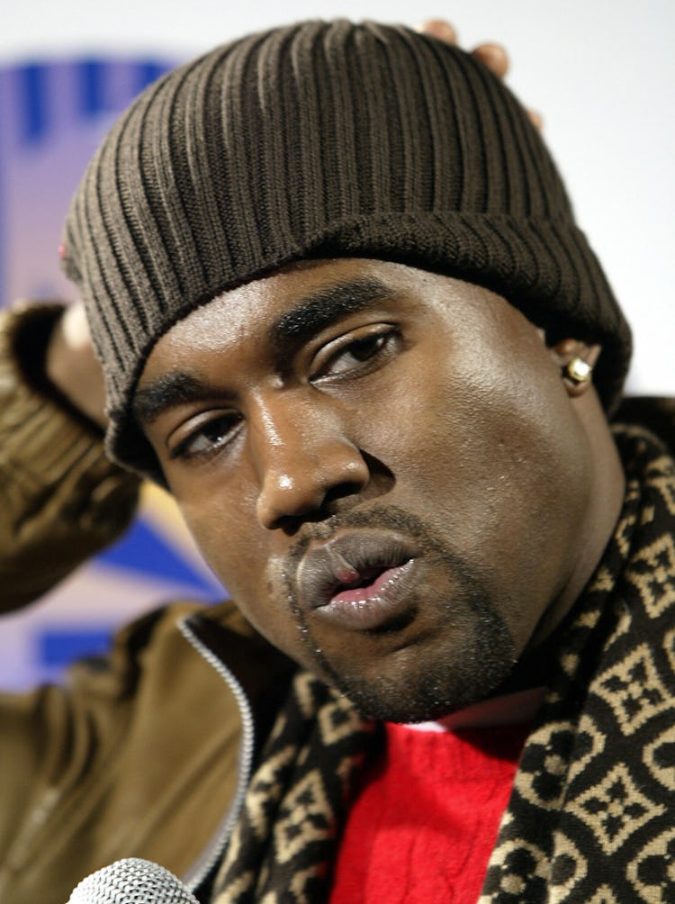 LOS ANGELES, UNITED STATES:  Producer-turned-rapper Kanye West speaks to reporters after receiving 1...