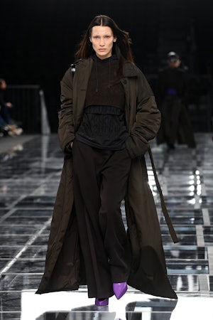 Givenchy's Fall/Winter 2022 Show Was A Grunge-Goth Extravaganza
