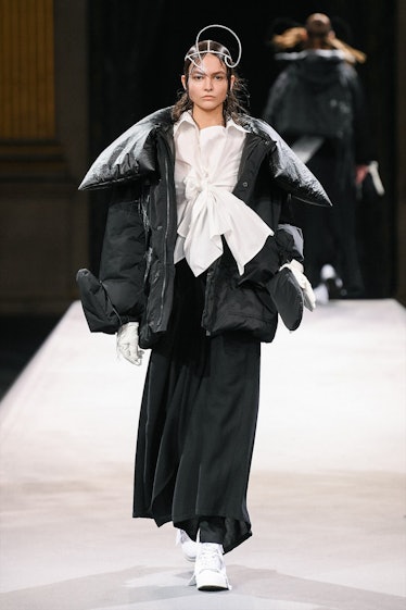 A model presents a creation of Yohji Yamamoto's Fall/Winter 2022 ready-to-wear collections during Pa...