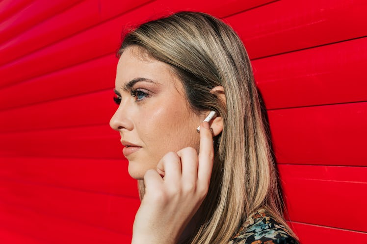 Does the new iPhone SE 3 come with AirPods? Here's the deal with included headphones.