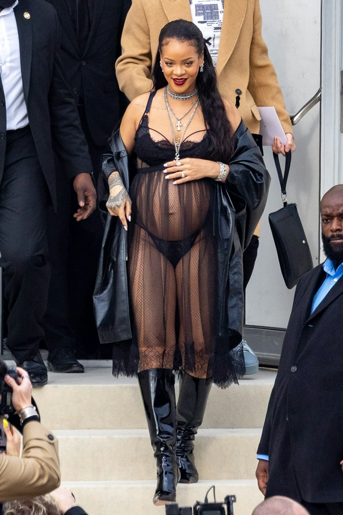 Rihanna S Maternity Style Is The Star Of Fashion Month 2022