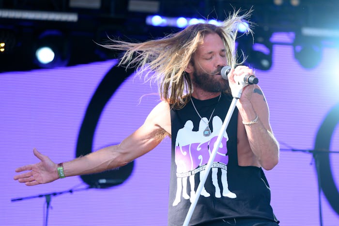 DANA POINT, CALIFORNIA - OCTOBER 02: Musician Taylor Hawkins of Foo Fighters performs onstage with h...