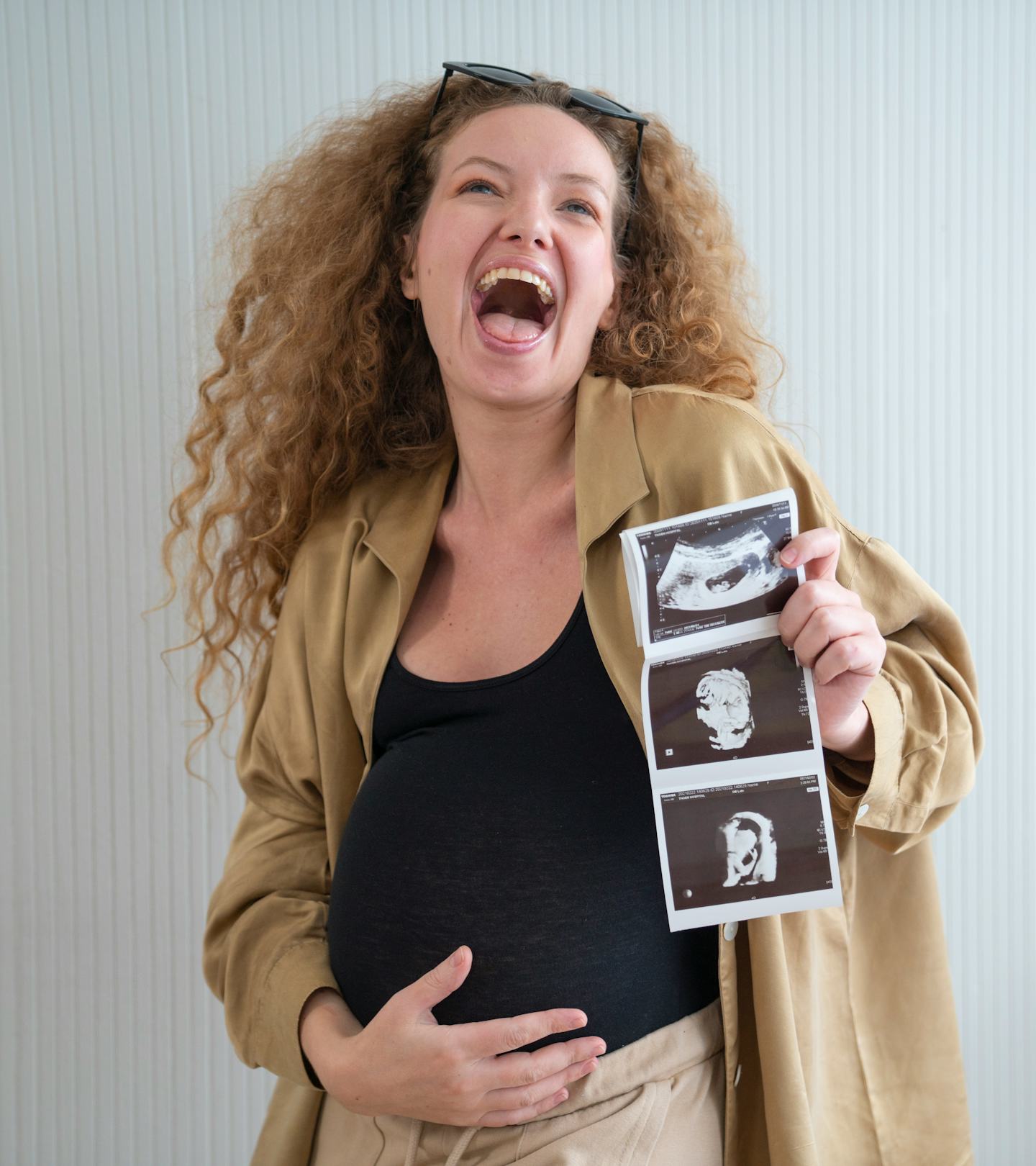 29 Clever Pregnancy Announcement Riddles, From Easy To Hard