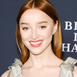 LOS ANGELES, CALIFORNIA - NOVEMBER 15: Phoebe Dynevor attends the 6th Annual InStyle Awards on Novem...