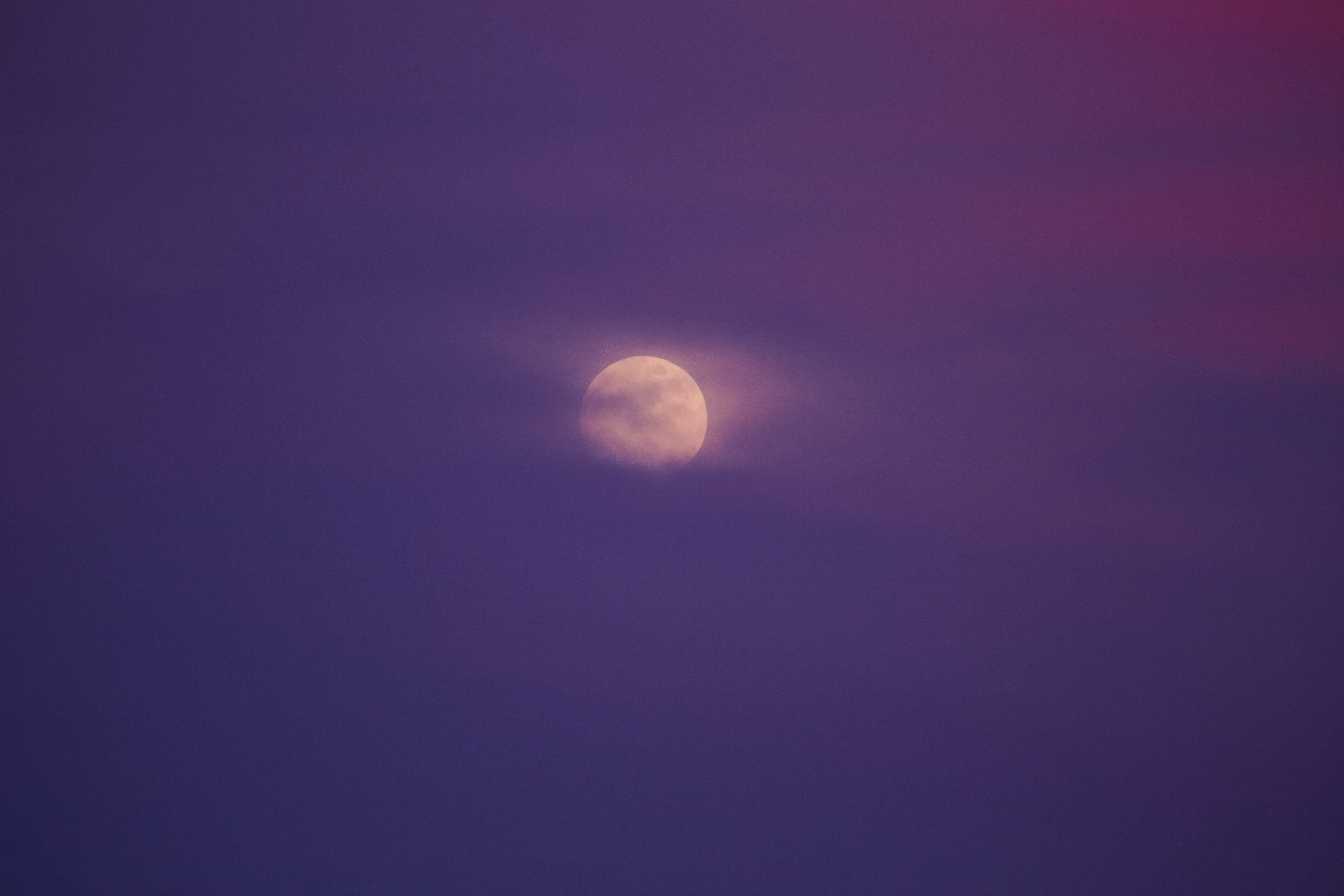 Pink moon doesn't actually look pink
