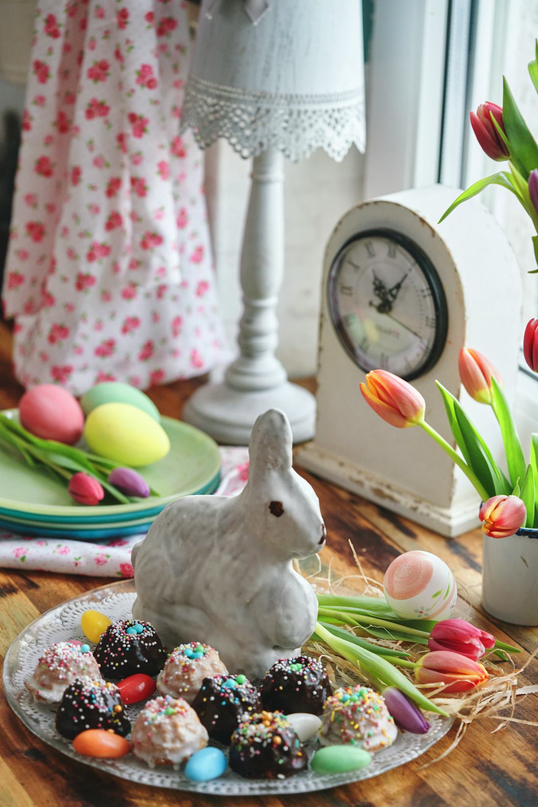 10 Cute & Easy Easter Table Setting Ideas