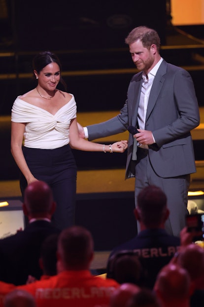 Prince Harry and Meghan Markle's kiss at the Invictus Games was adorable.