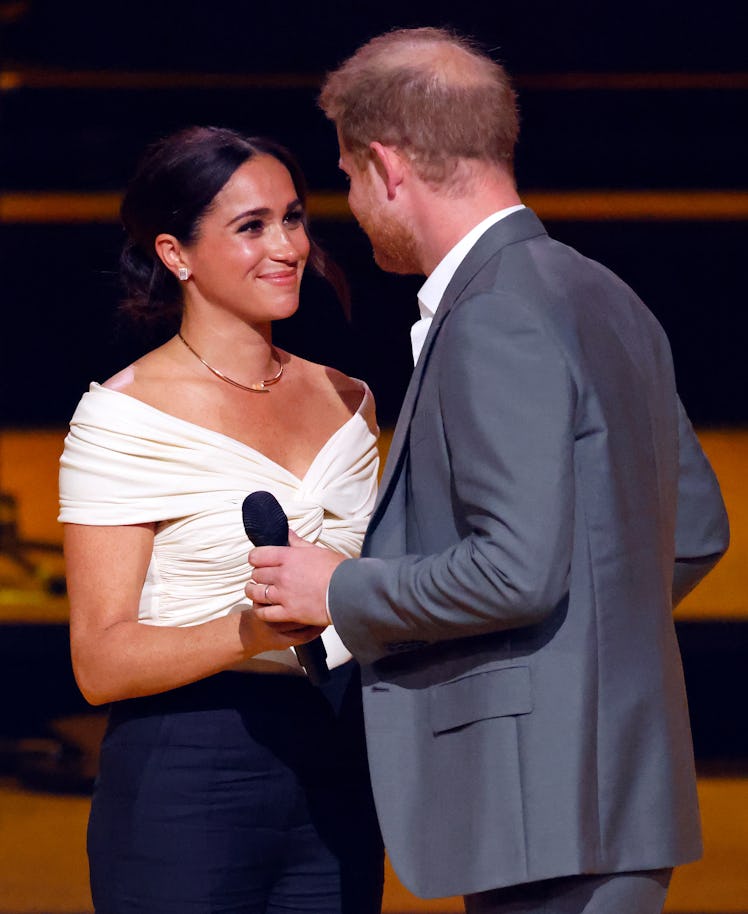 Prince Harry and Meghan Markle's kiss at the Invictus Games was sweet.