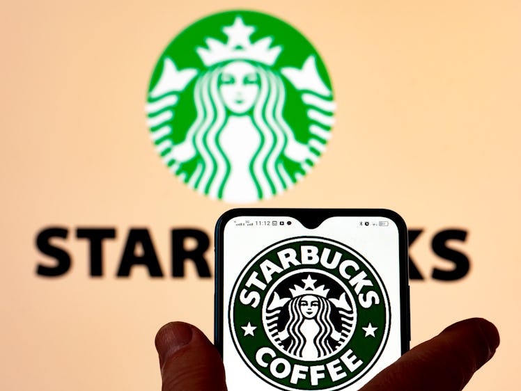 Check out this easy way to earn Starbucks Rewards Stars with reusable cups for some serious savings.