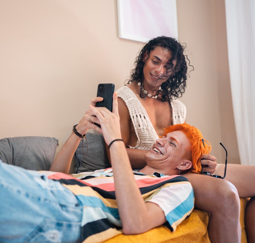 These 420-themed date ideas are so much fun.