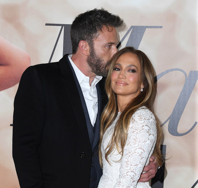Ben Affleck and Jennifer Lopez are a celebrity couple with the same zodiac sign