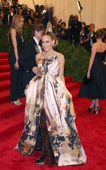 Sarah Jessica Parker's Met Gala Outfits From Past Years Were All So ...