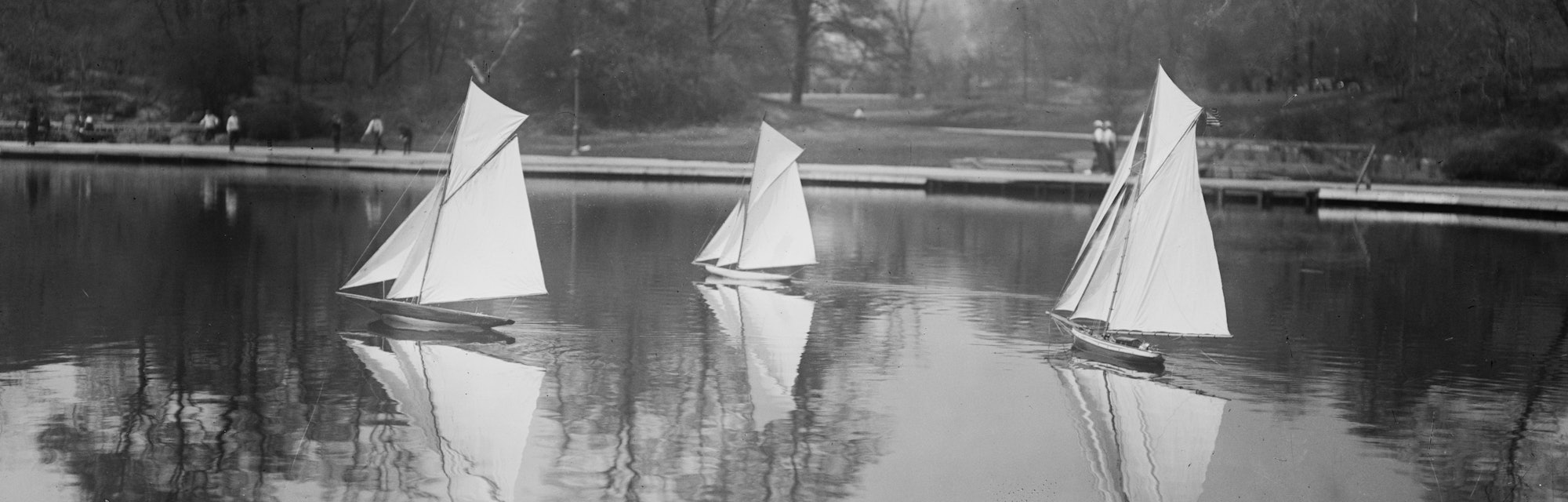 Model yachts during a race at Conservatory Lake, Central Park, New York City ca. 1910-1915. (Photo b...