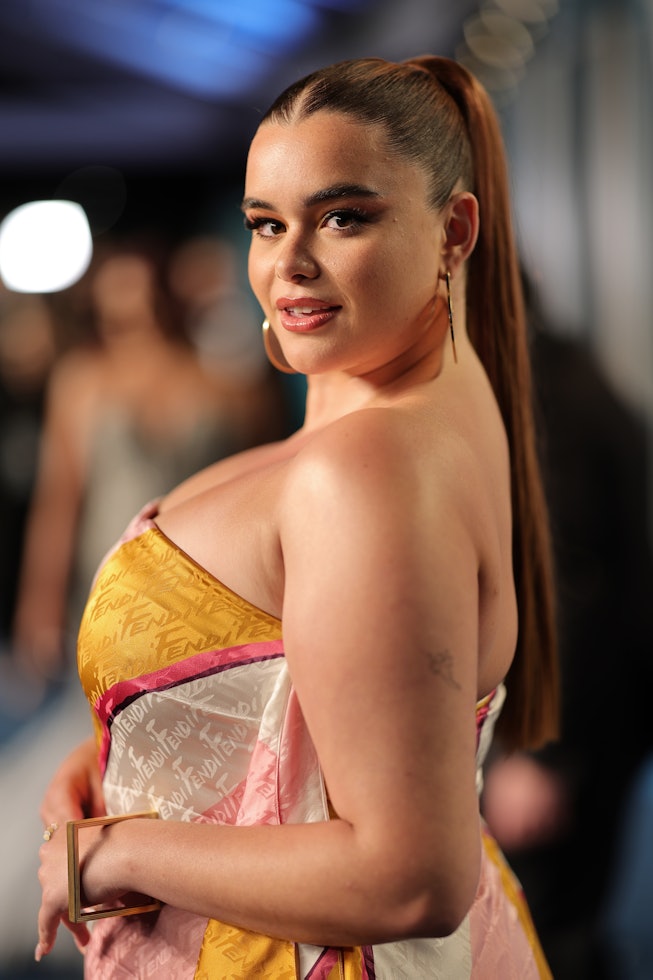 BEVERLY HILLS, CALIFORNIA - MARCH 27: Barbie Ferreira attends the 2022 Vanity Fair Oscar Party hoste...