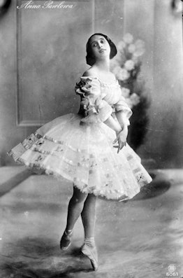 Russian prima ballerina Anna Pavlova (1881-1931). c.1910. (Photo by: Photo12/Universal Images Group ...