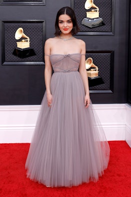 rachel zegler wears grey tulle dress on the 2022 Grammys red carpet