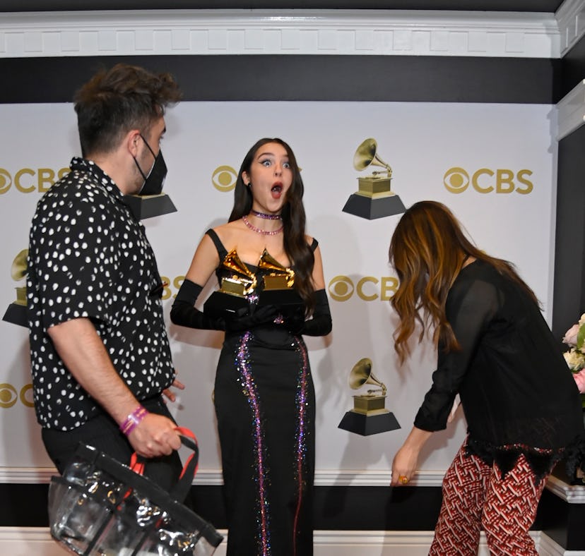 Olivia Rodrigo dropped one of her trophies at the 2022 Grammys.