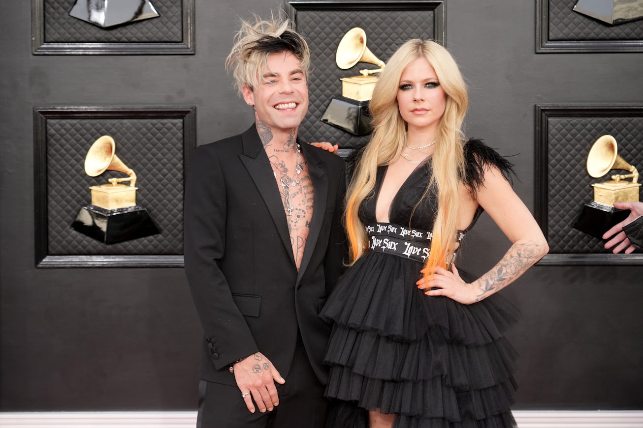 LAS VEGAS, NEVADA - APRIL 03: (L-R) Mod Sun and Avril Lavigne attend the 64th Annual GRAMMY Awards a...