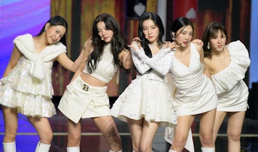 Red Velvet performs at the 2022 Gaon Chart Music Awards.