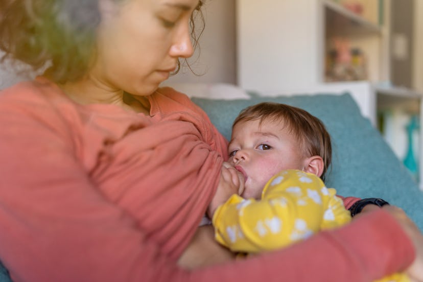 woman breastfeeding child, how long does it take breast milk to dry up? 
