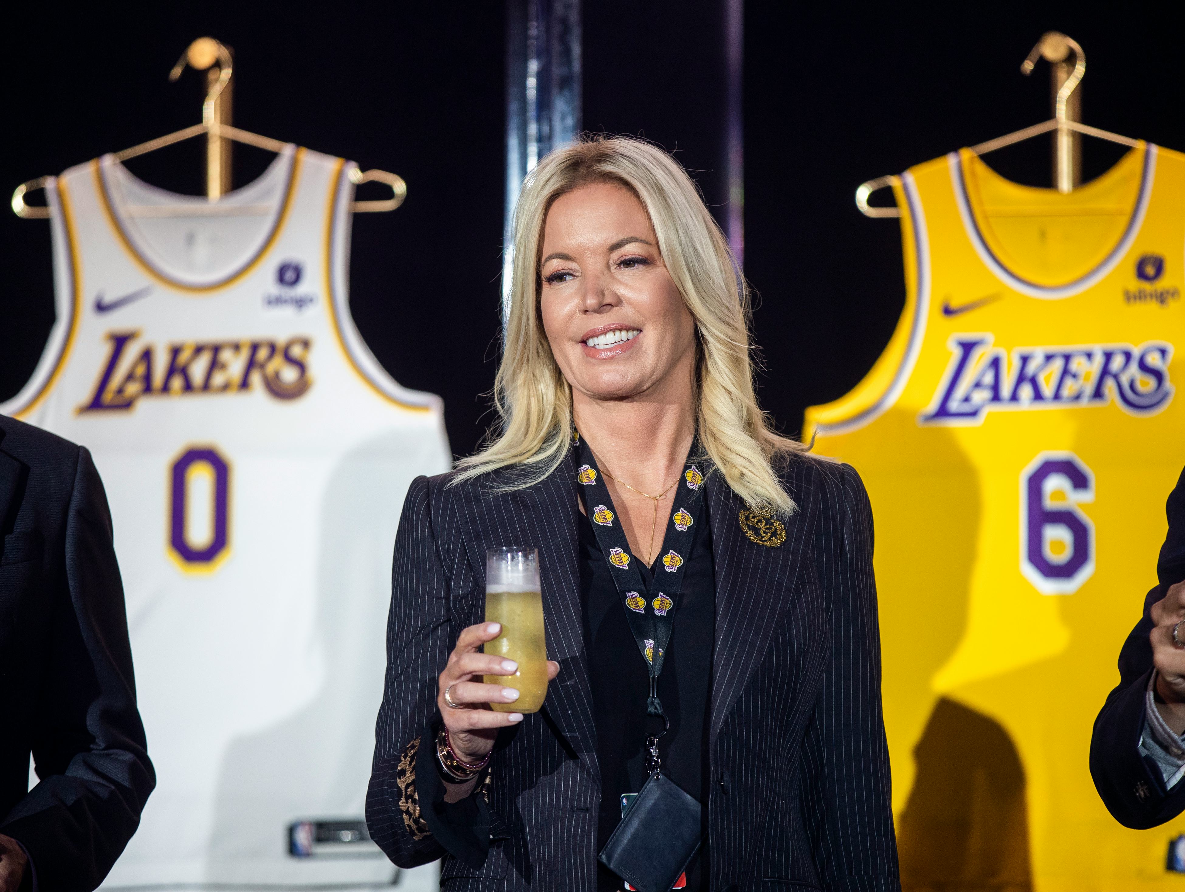 Who Is Jeanie Buss & How Much Is She Worth? This Is The Lakers ...