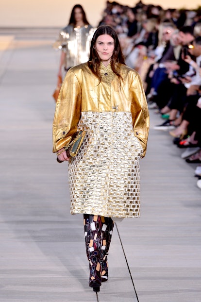 Louis Vuitton 2023 Cruise Louis Vuitton ☆M8087Z ☆VIVIENNE ON THE COURT  BRACELET in 2023