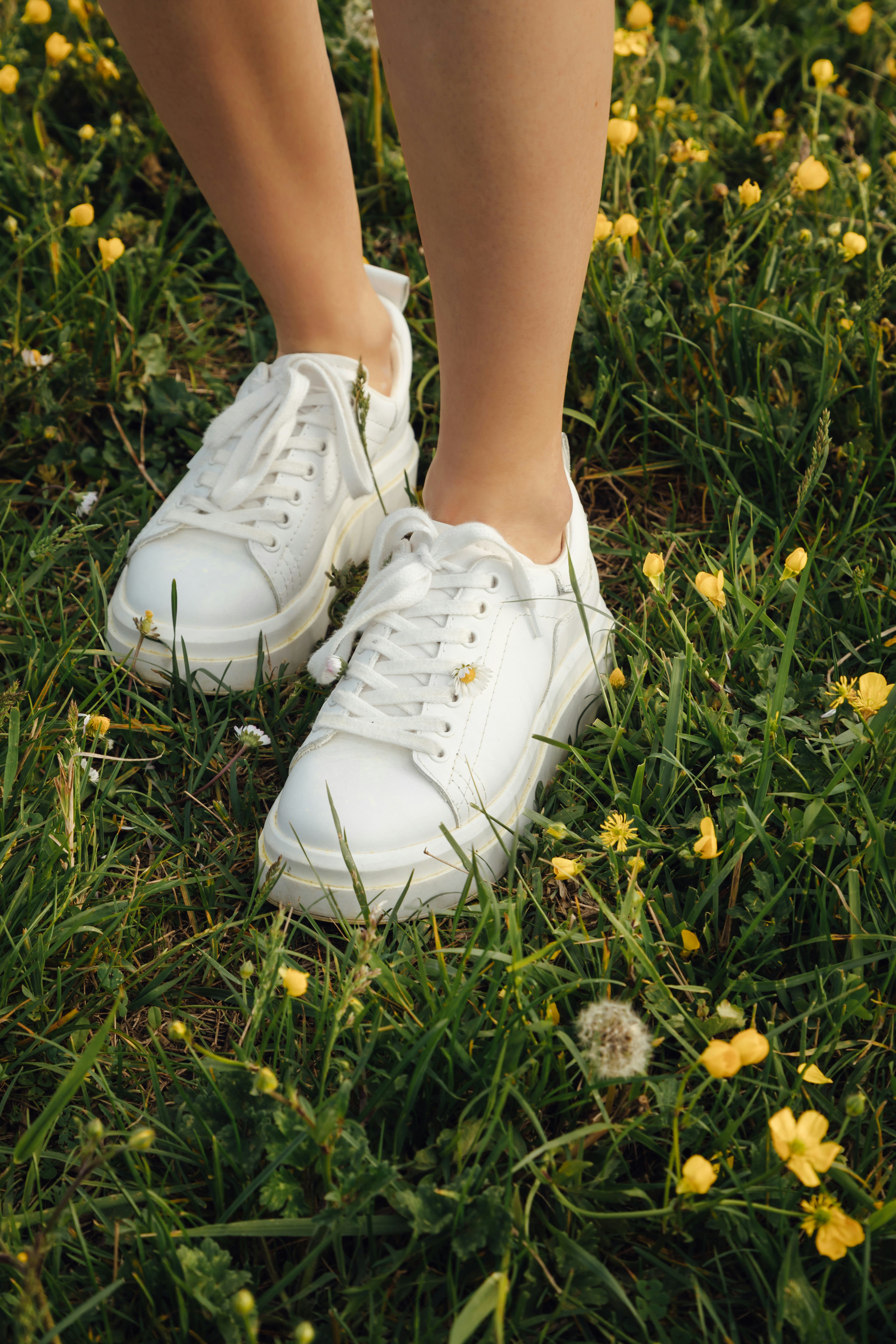 7 Reasons Your Shoes Can Make Your Feet Stink & How To Stop The Smell