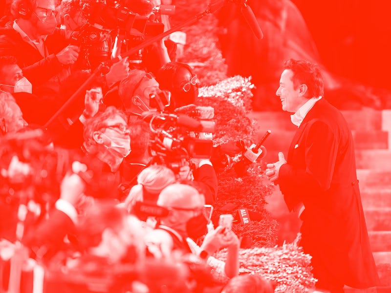 NEW YORK, NEW YORK - MAY 02: Elon Musk arrives to The 2022 Met Gala Celebrating "In America: An Anth...