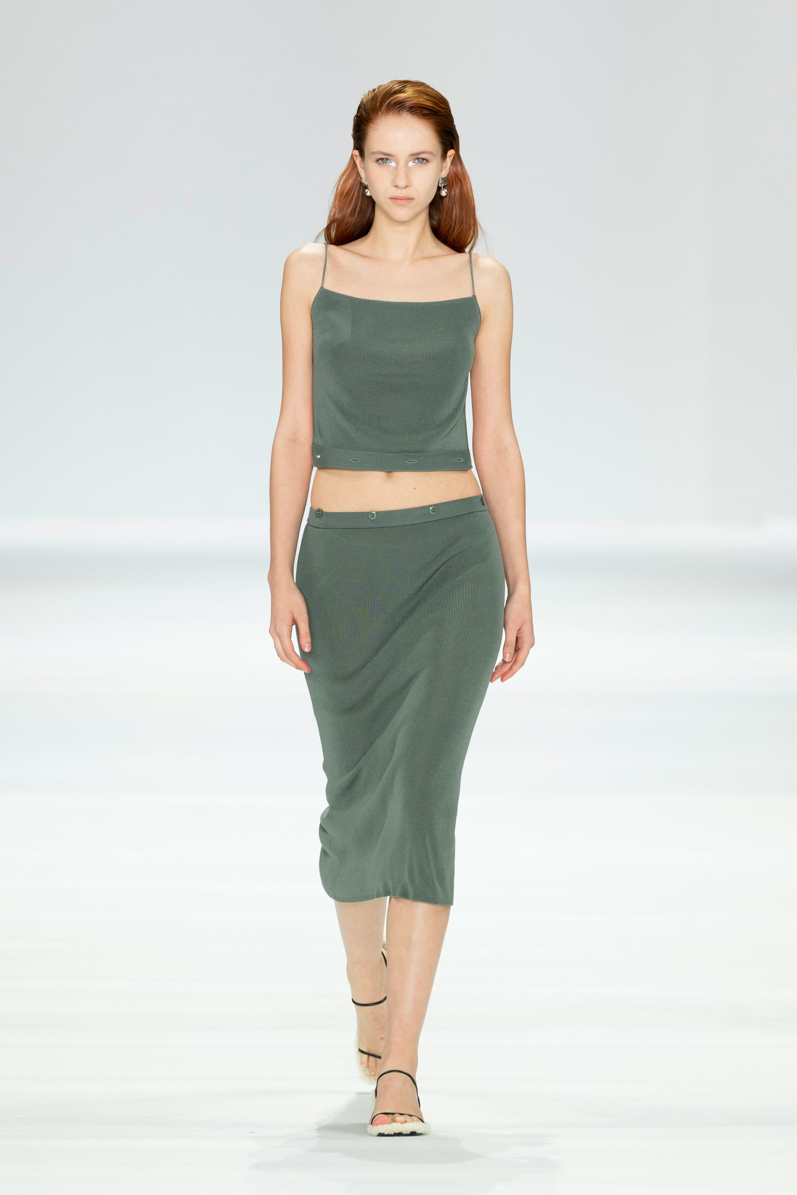 Midi pencil skirt outlet runway