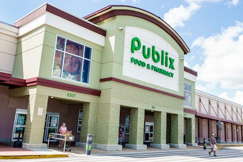 publix storefront, Publix is open on Memorial Day 2022