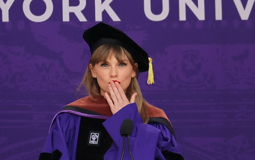 NEW YORK, NEW YORK - MAY 18: Taylor Swift Delivers New York University 2022 Commencement Address at ...