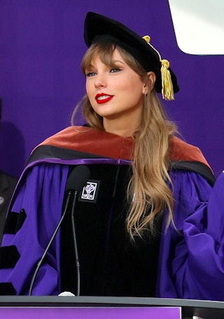 Taylor Swift speaks at NYU's commencement ceremony, and every other line is tattoo-able.