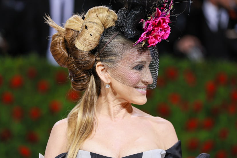 NEW YORK, NEW YORK - MAY 02: Sarah Jessica Parker attends The 2022 Met Gala Celebrating "In America:...