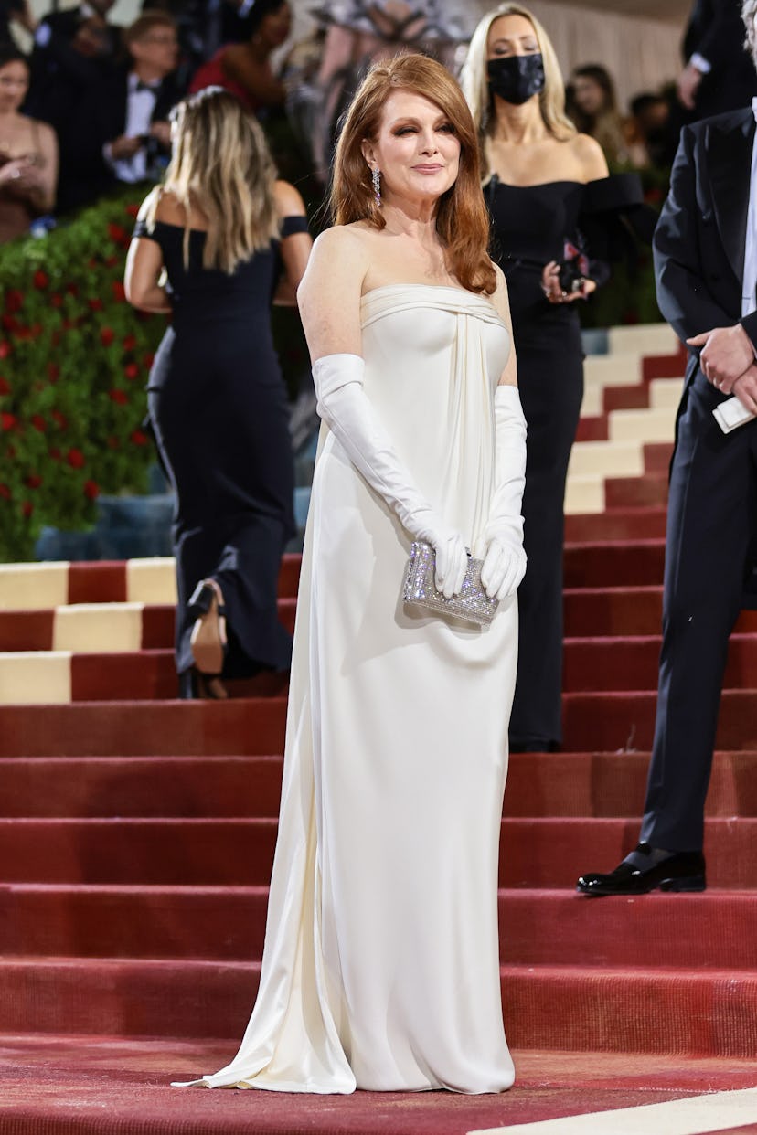 NEW YORK, NEW YORK - MAY 02: Julianne Moore attends The 2022 Met Gala Celebrating "In America: An An...