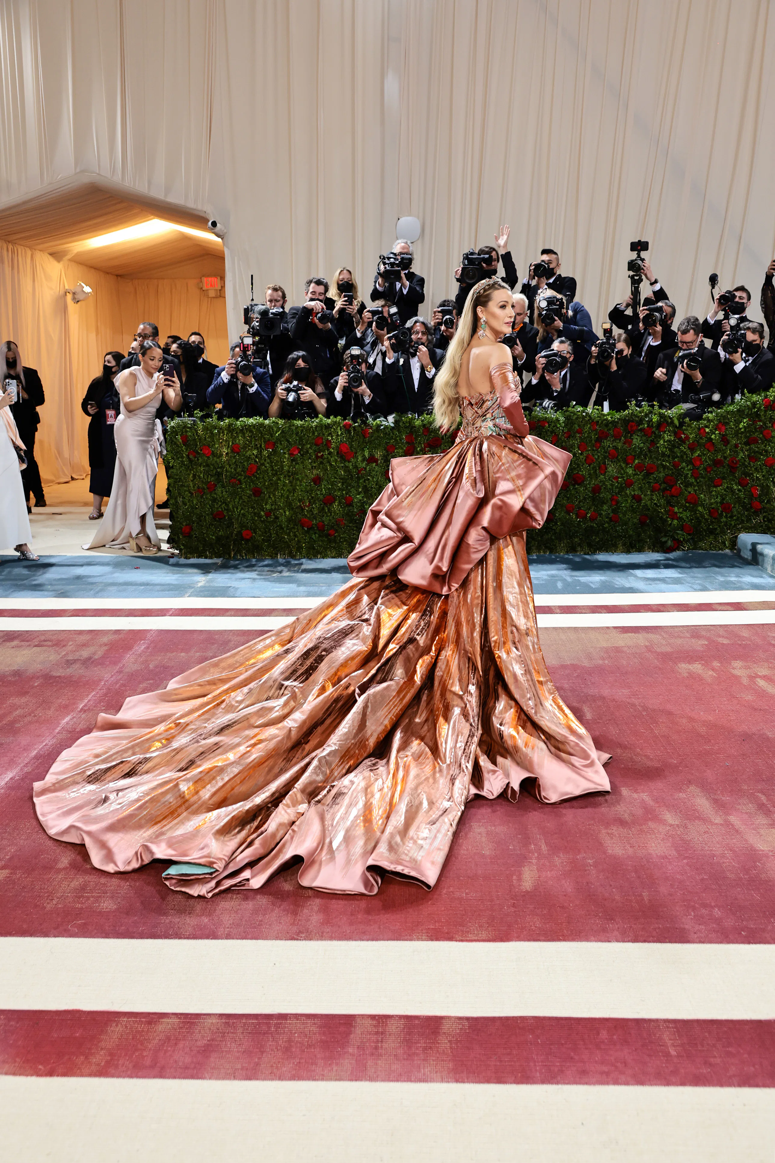 blake lively met gala dress 2022 designer How Does Blake Lively's Met Gala 2022 Dress Work?