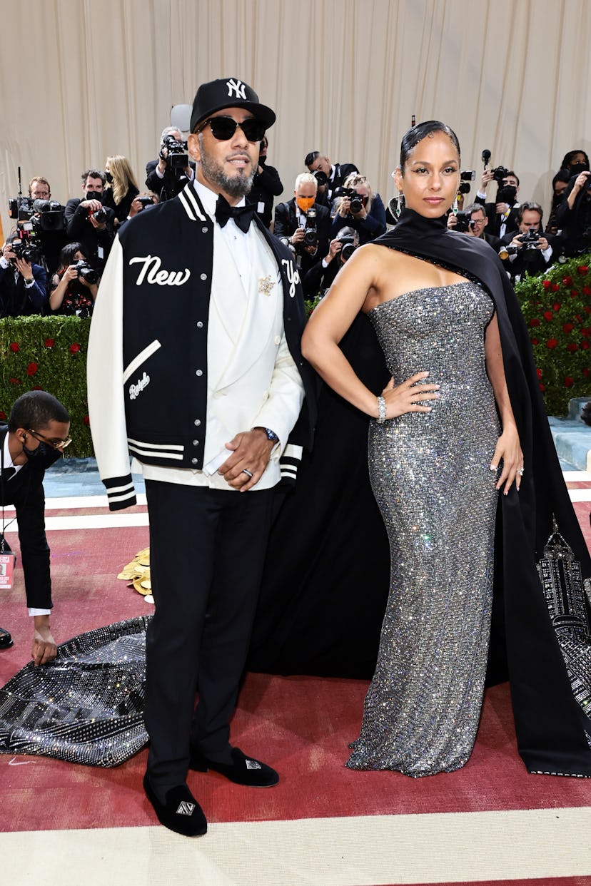 NEW YORK, NEW YORK - MAY 02: (L-R) Swizz Beatz and Alicia Keys attendThe 2022 Met Gala Celebrating "...