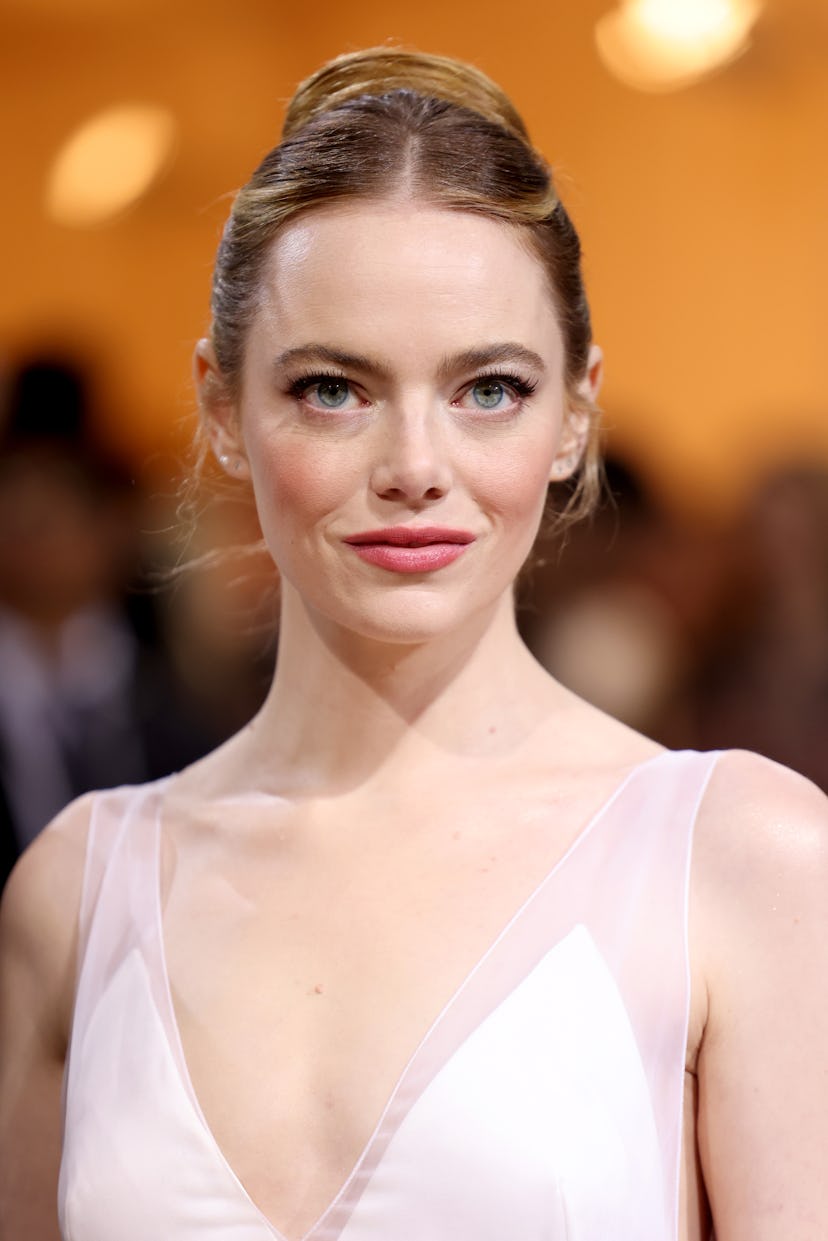 NEW YORK, NEW YORK - MAY 02: Emma Stone attends The 2022 Met Gala Celebrating "In America: An Anthol...