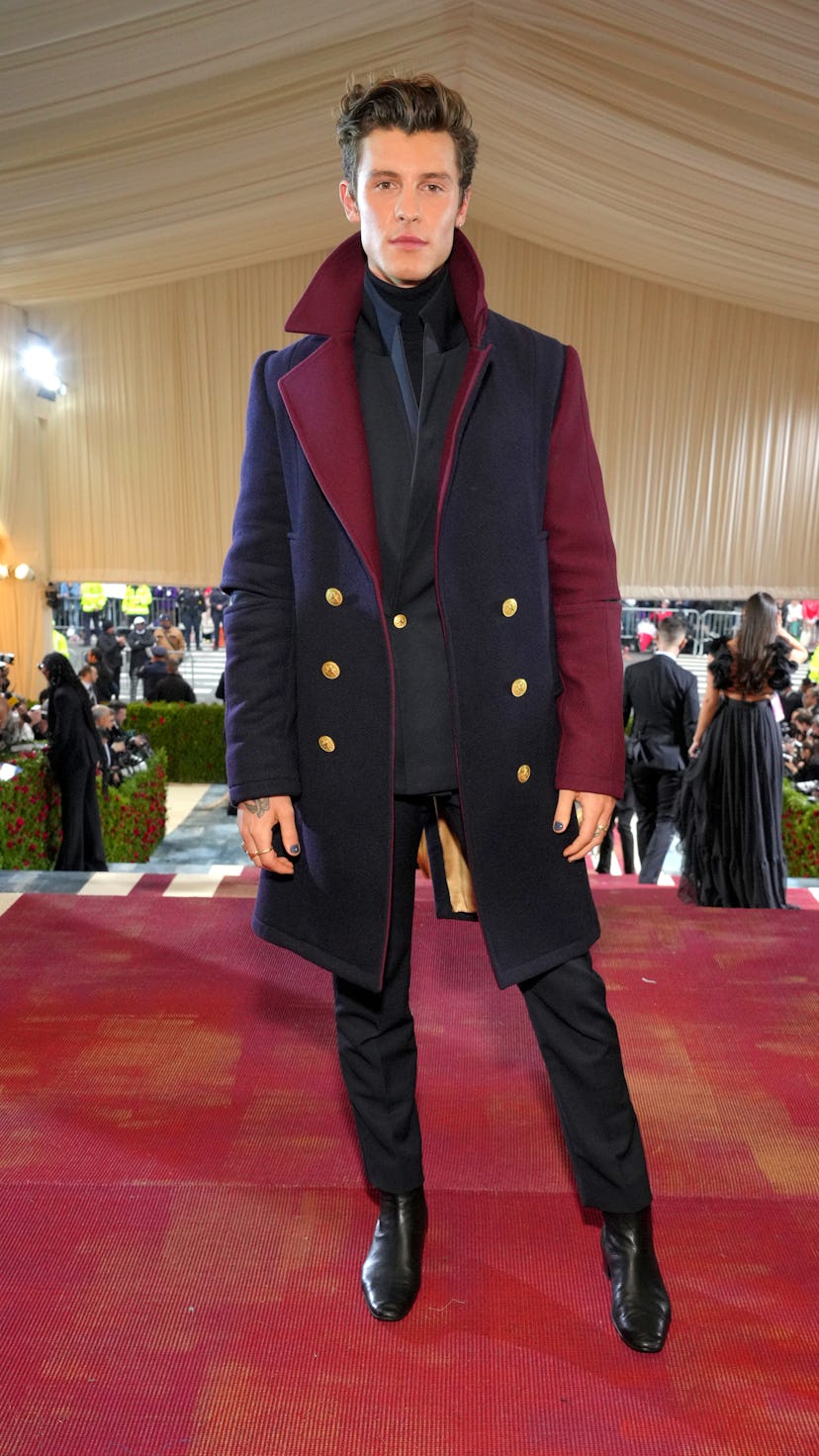 NEW YORK, NEW YORK - MAY 02: (Exclusive Coverage) Shawn Mendes arrives at The 2022 Met Gala Celebrat...