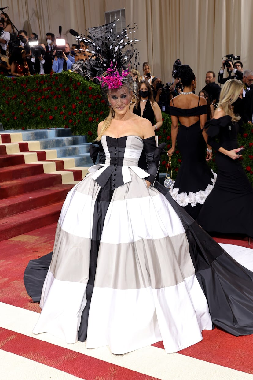 NEW YORK, NEW YORK - MAY 02: Sarah Jessica Parker attends The 2022 Met Gala Celebrating "In America:...