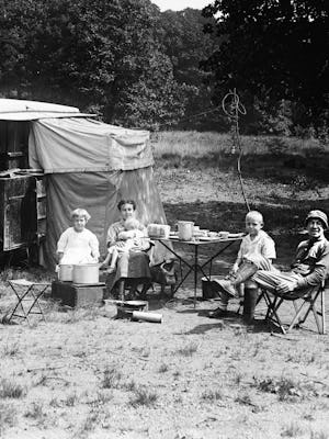 Family Camping, Texas, USA, circa 1920.  (Photo by: Universal History Archive/Universal Images Group...