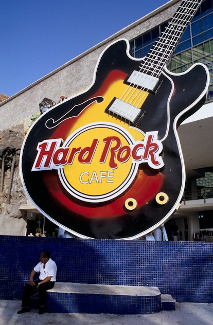 HARD ROCK CAFE, CANCUN, MEXIQUE. (Photo by Patrick ESCUDERO/Gamma-Rapho via Getty Images)
