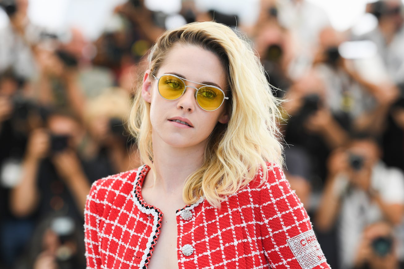 CANNES, FRANCE - MAY 24: Kristen Stewart attends the photocall for "Crimes Of The Future" during the...