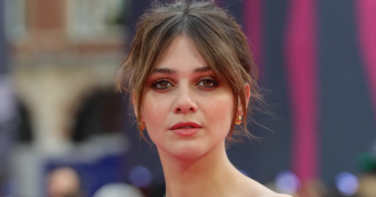 Jack Roth Emma Appleton Who Is Emma Appleton Dating? The 'Pistol' Star Once Dated This ...