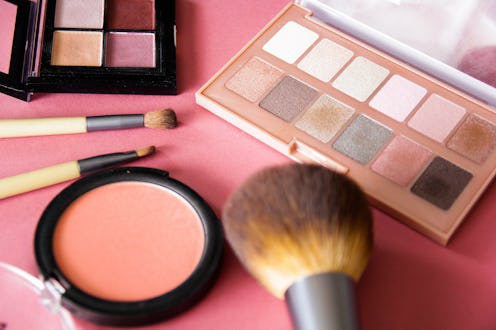 Make-up set, brush,  eye shadow,  blush