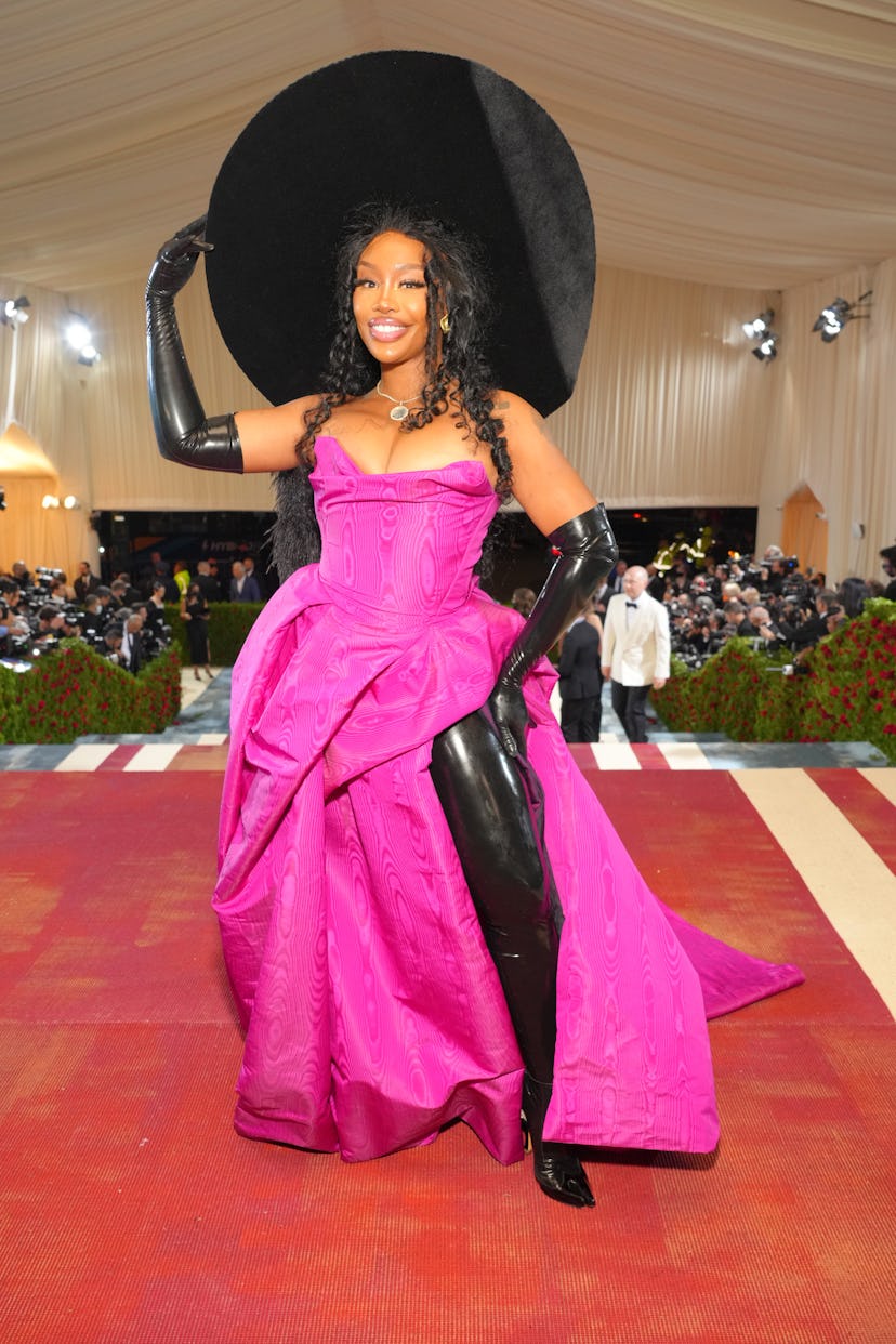 SZA arrives at The 2022 Met Gala Celebrating "In America: An Anthology of Fashion" at The Metropolit...
