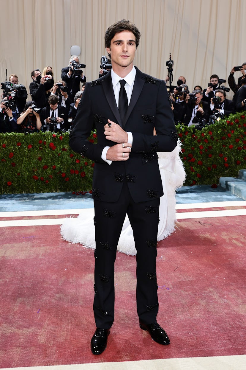 NEW YORK, NEW YORK - MAY 02: Jacob Elordi attends The 2022 Met Gala Celebrating "In America: An Anth...