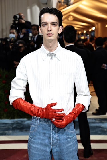 NEW YORK, NEW YORK - MAY 02: Kodi Smit-McPhee attends The 2022 Met Gala Celebrating "In America: An ...