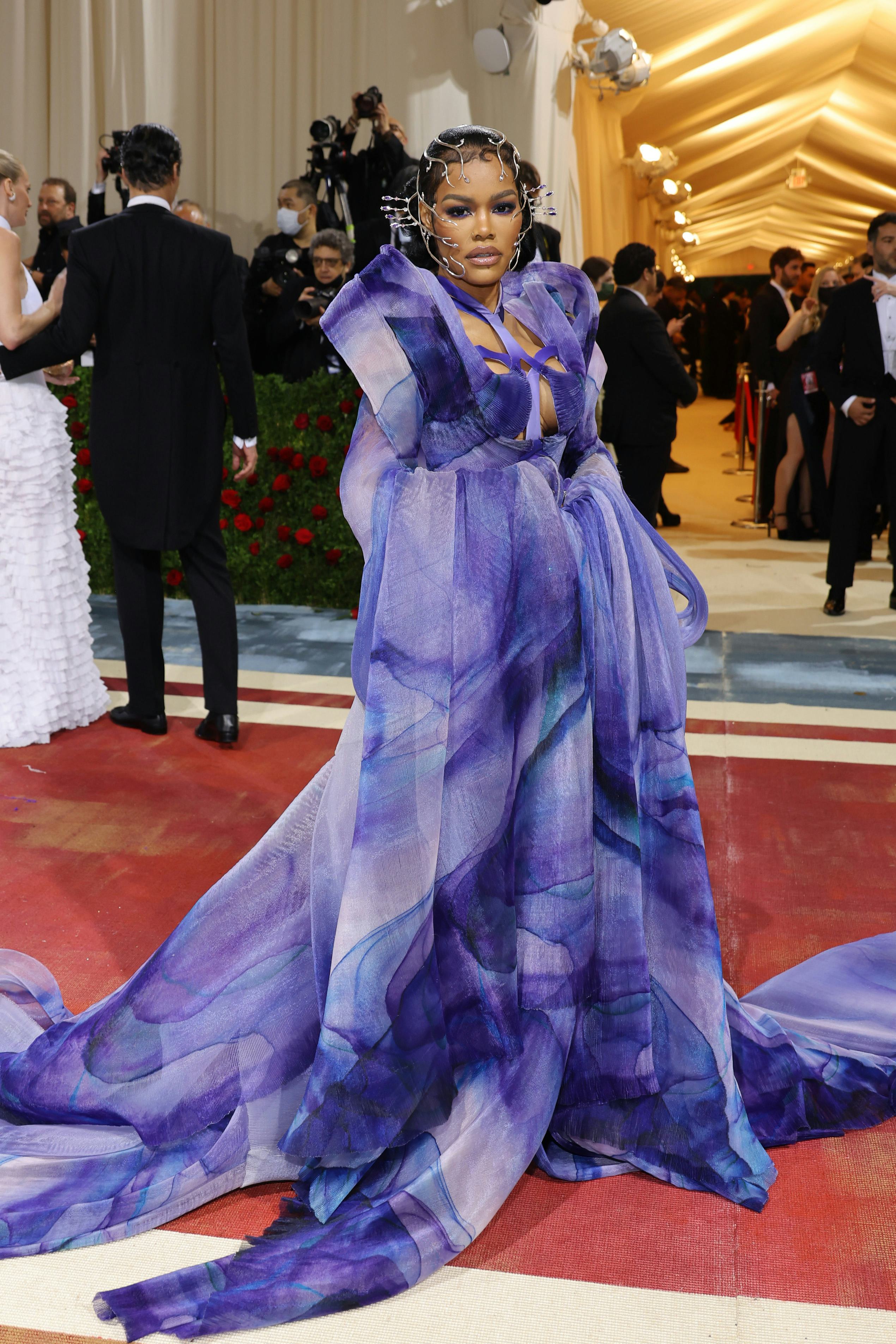 Met gala best sale purple dress