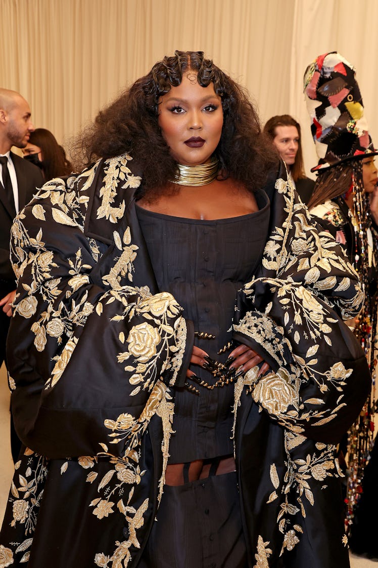 NEW YORK, NEW YORK - MAY 02: (Exclusive Coverage) Lizzo arrives at The 2022 Met Gala Celebrating "In...