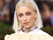 Emma Chamberlain wore a nose piercing to the 2022 Met Gala
